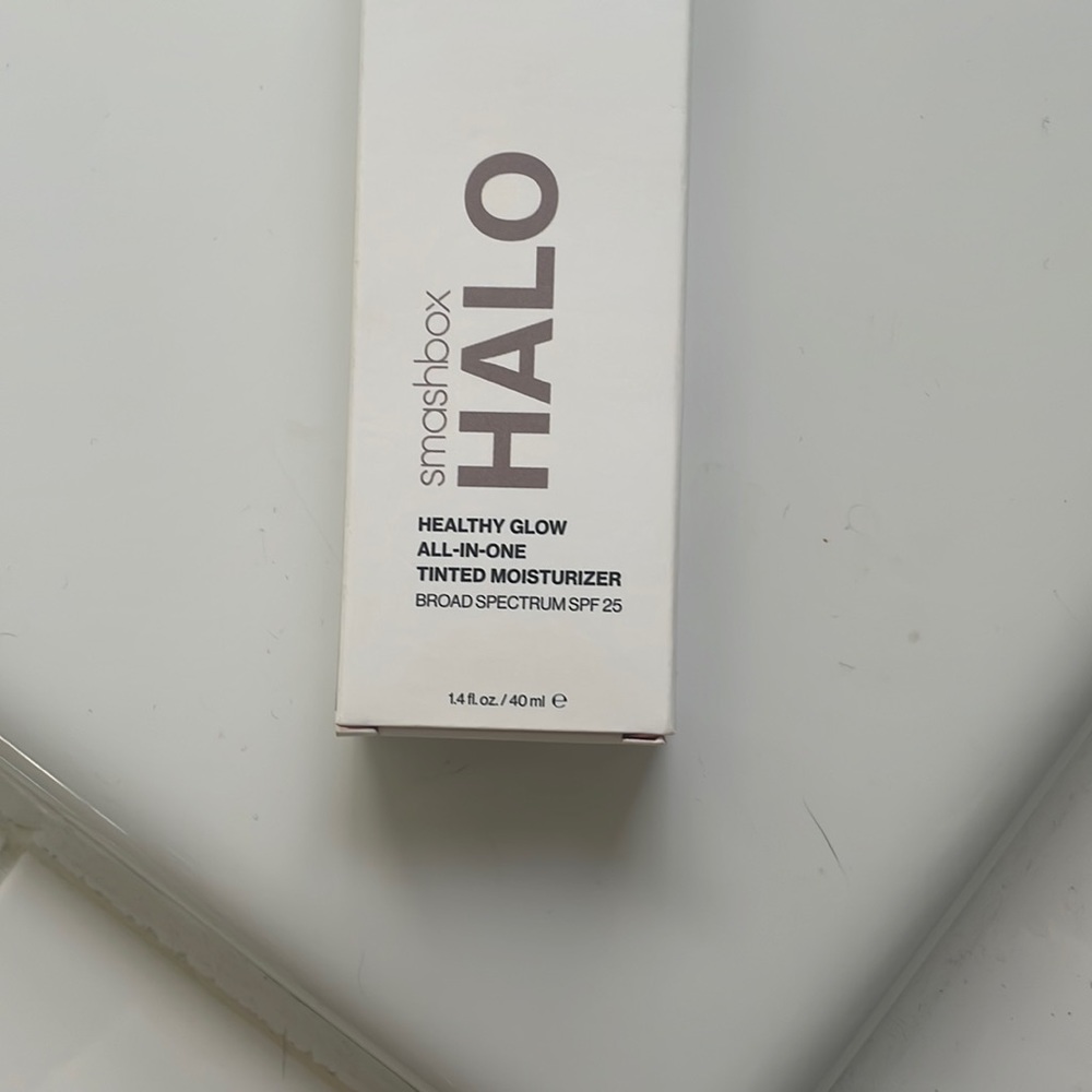 Halo tinted moisturizer- all in one - Med